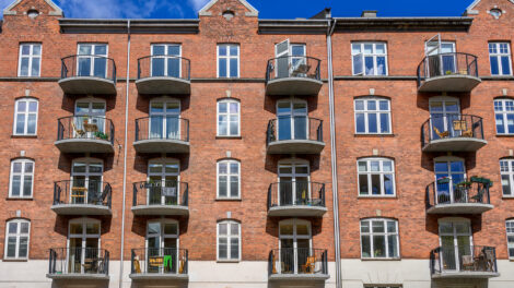 Balco Altaner har leveret 16 nye altaner med stålværn og betonbund til Frederiksvej 44–46 i Frederiksberg. Et smukt projekt færdiggjort i 2025.