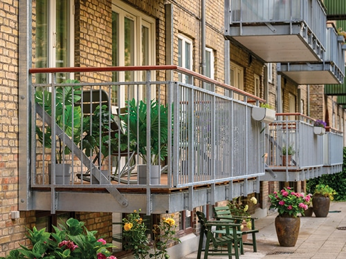 Nyd friheden og den friske luft med en åben alta fra Balco Altaner