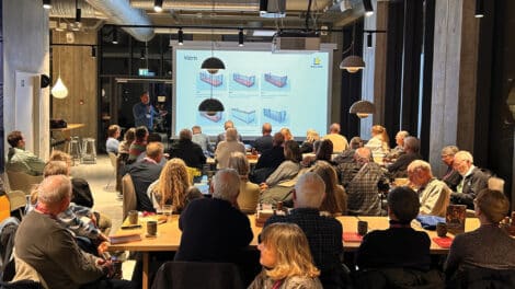 Jesper og Johan fra Balco Altaner deltog for nylig i lanceringseventet for Håndbogen 2026 sammen med Min Boligforening. Her fik vi mulighed for at præsentere vores løsninger og fortælle om, hvordan vi arbejder med altanrenovering – trin for trin.